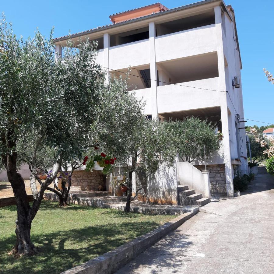 Apartmani Maria Преко Экстерьер фото