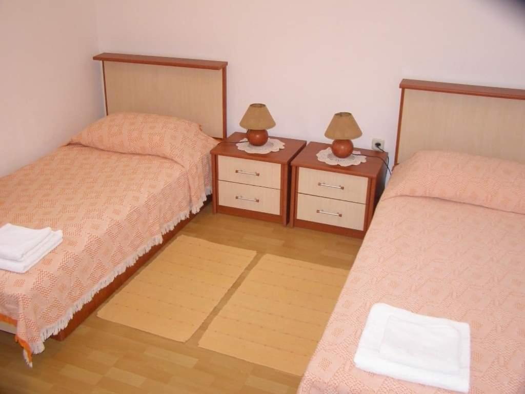 Apartmani Maria Преко Экстерьер фото